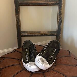 Naughty Monkey Camouflage Sneakers